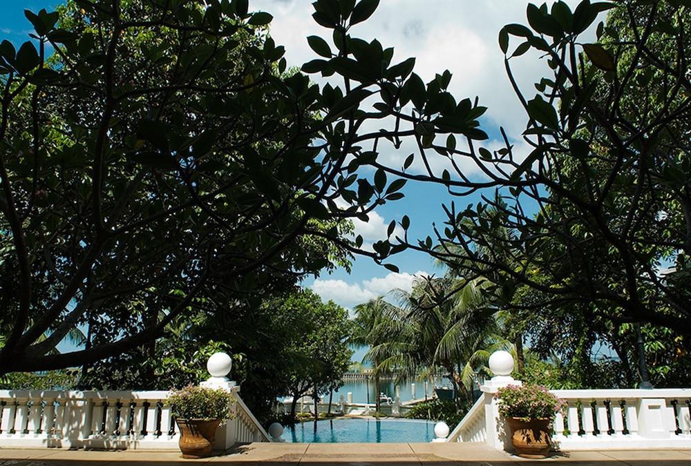 Отель Avillion Admiral Cove Порт-Диксон Экстерьер фото