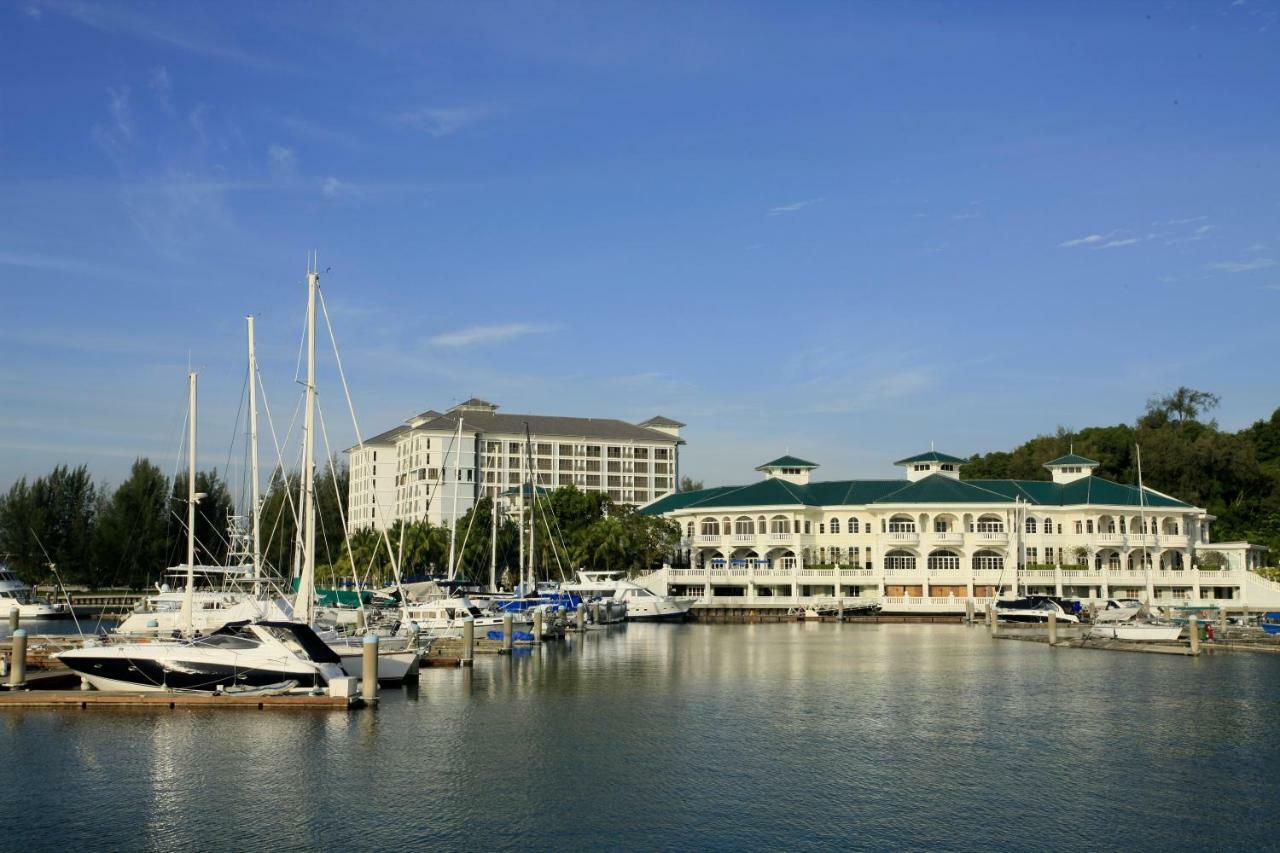 Отель Avillion Admiral Cove Порт-Диксон Экстерьер фото