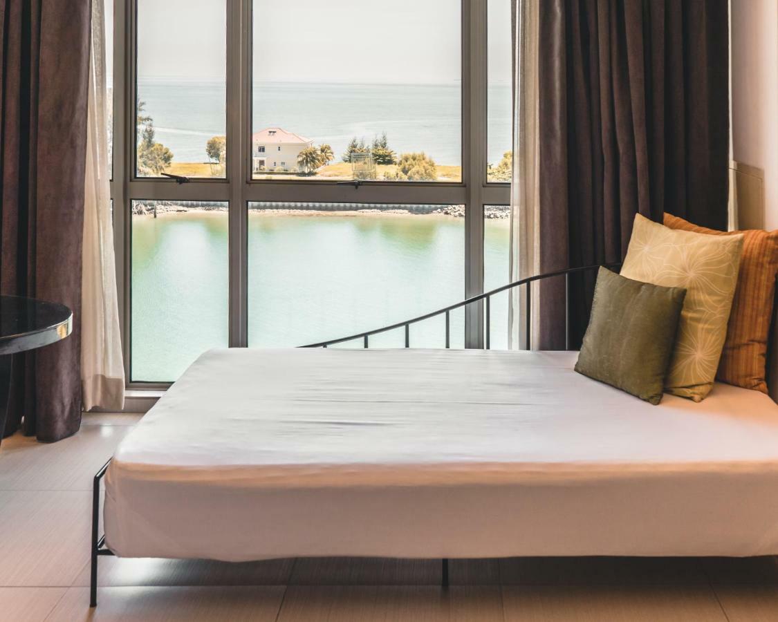 Отель Avillion Admiral Cove Порт-Диксон Экстерьер фото